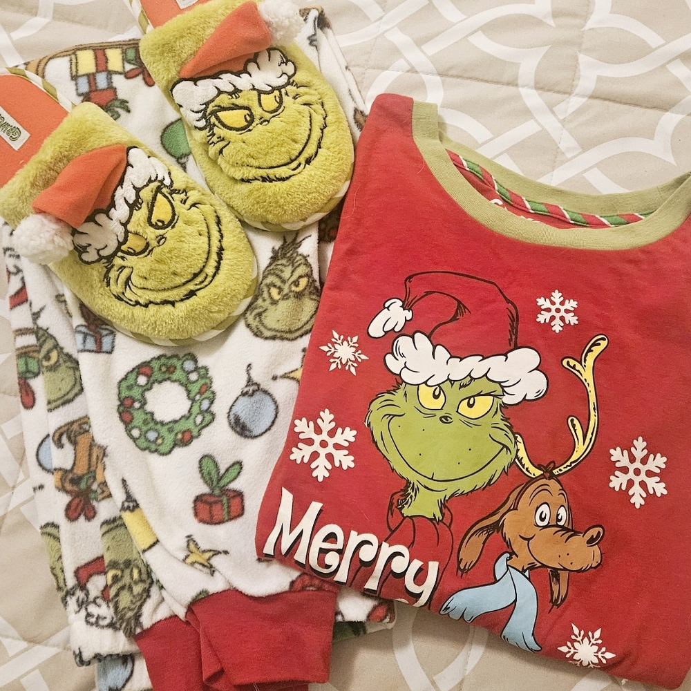 Grinch Pajama Set